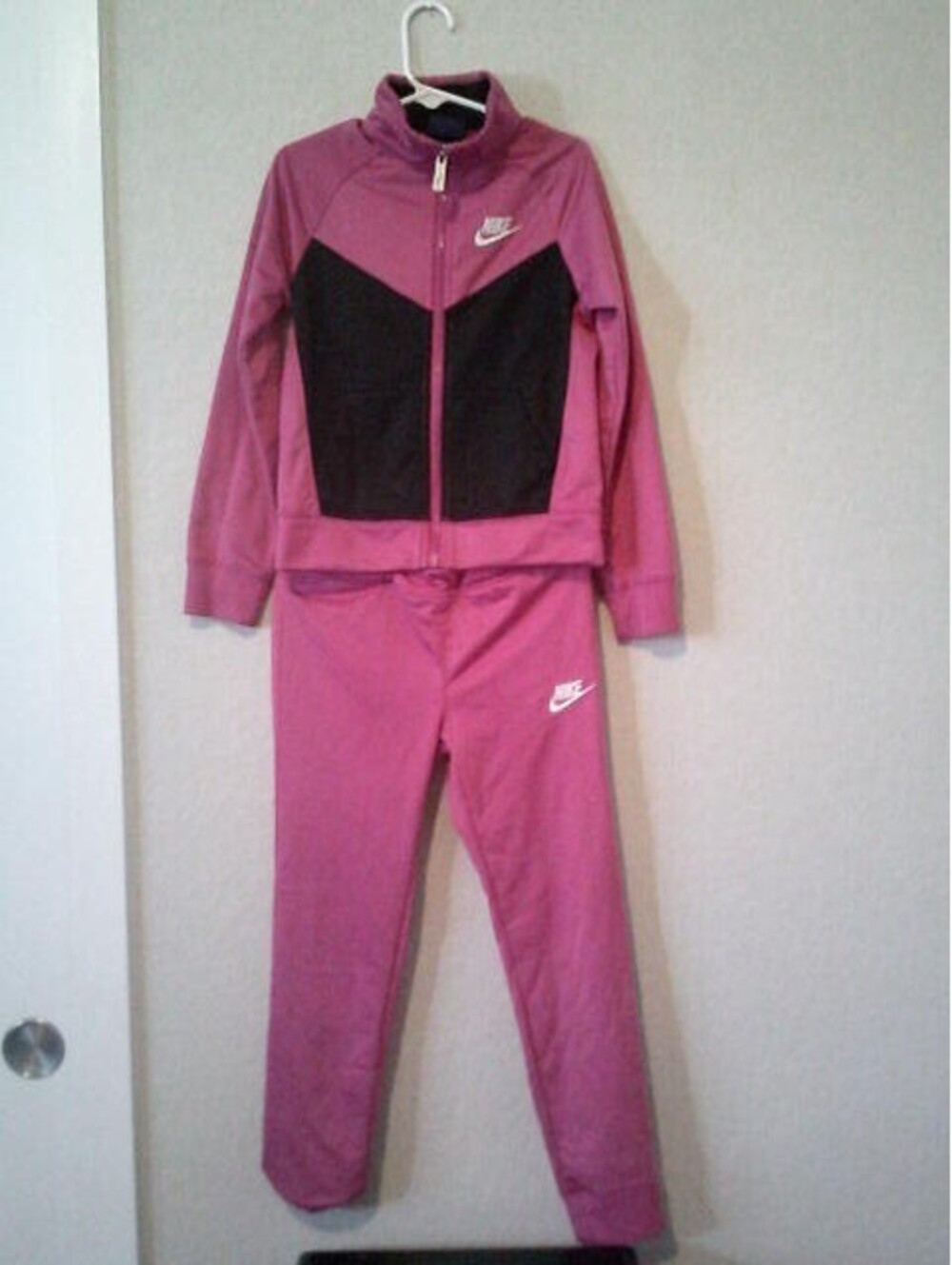 Youth Nike pink girls tracksuit set